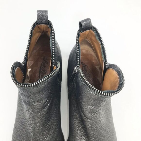 Lucky Brand Bartalino Metallic Gray Leather Side Zip Ankle Booties - Picture 8 of 16